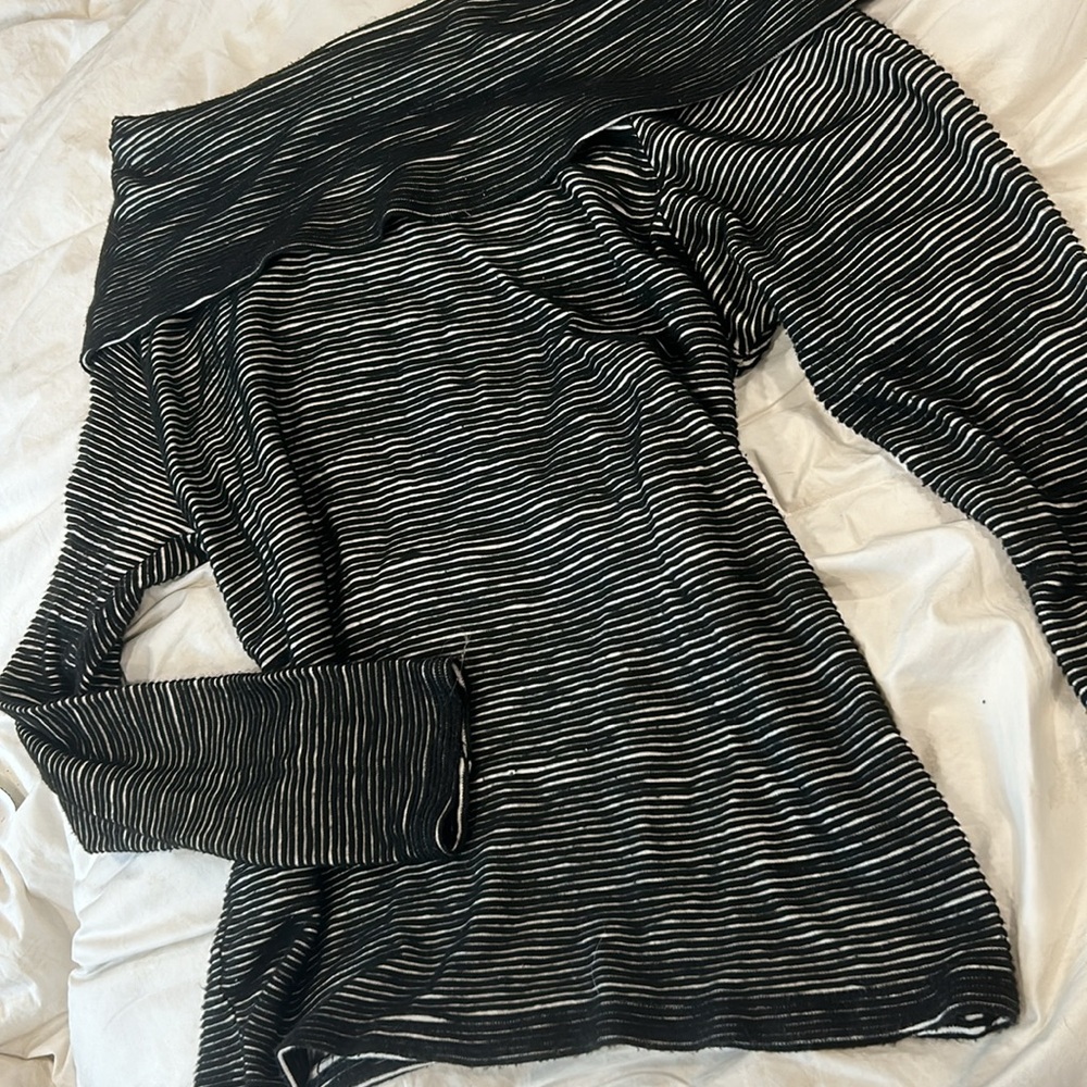 Dolan Left Coast Collection Striped Off the‎ Shoulder Sweater Size Small - Picture 2 of 10
